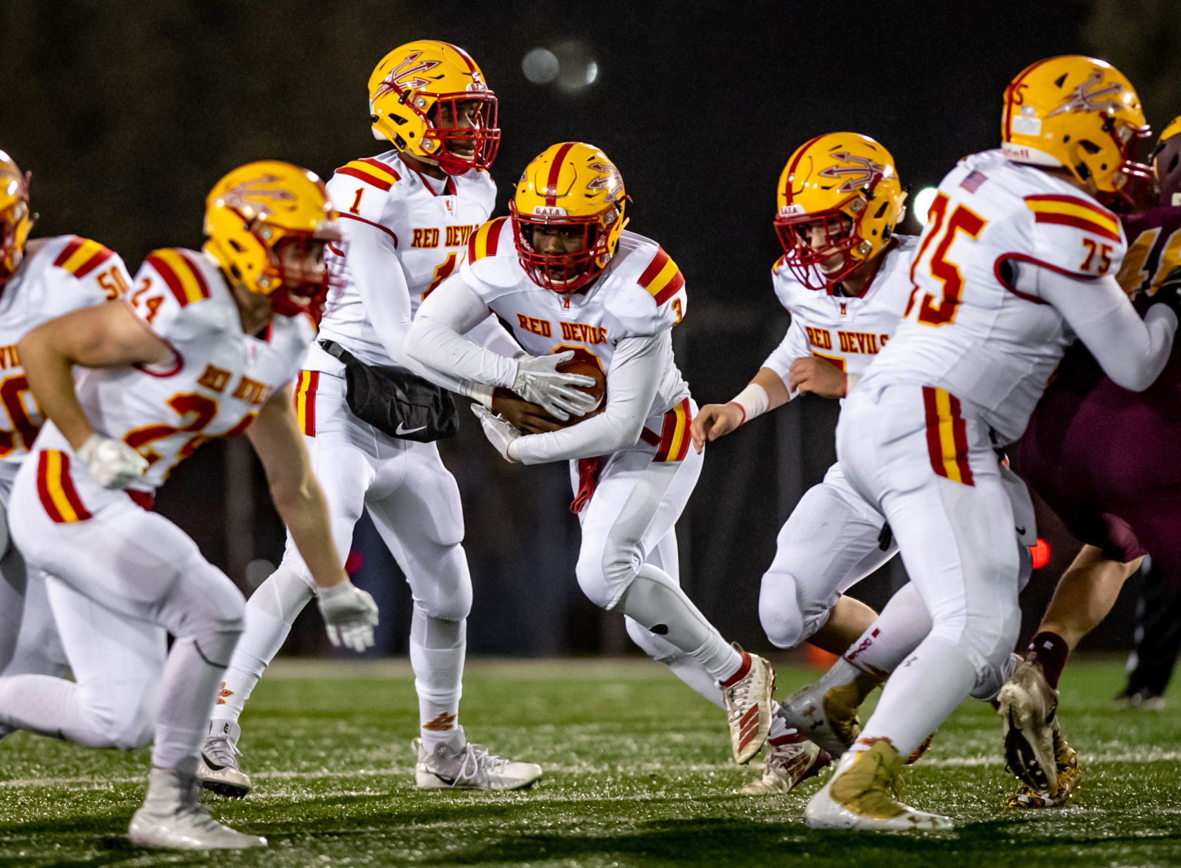 IHSA 4A Championship: Murphysboro Red Devils at Richmond-Burton Rockets